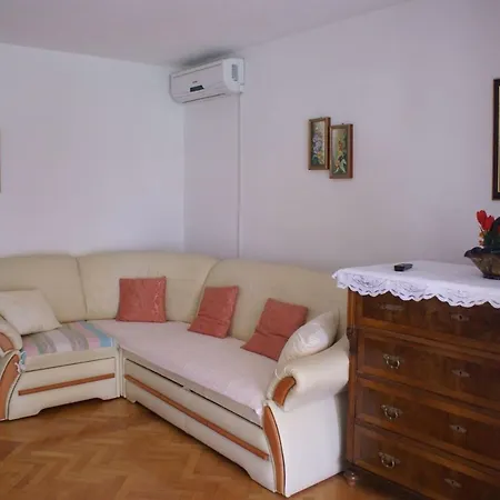 Apartment One-bedroom In Krk/insel Krk 14356 Krk Town