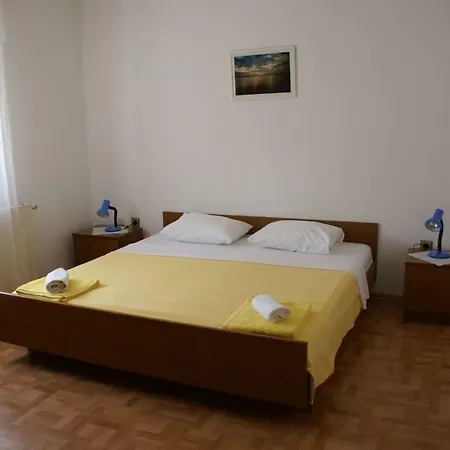 Apartment One-bedroom In Krk/insel Krk 14356 Krk Town